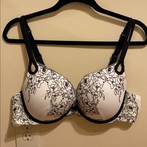 White flower printed push-up plunge bra